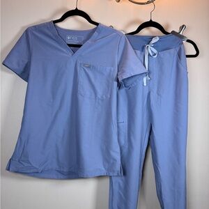 Figs Technical Collection in Heather indigo/gray XS P bottom/ XS top